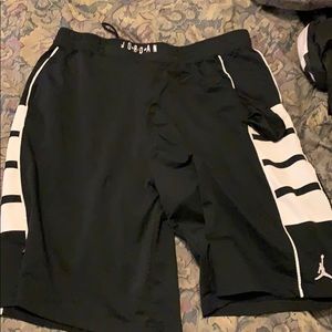 gym shorts black